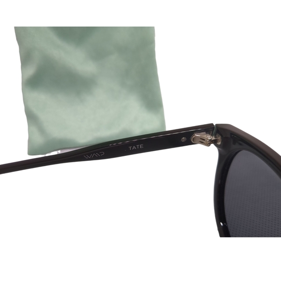 Classic Black Sunglasses - Picture 7 of 10